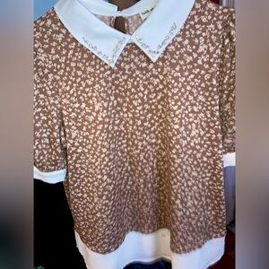 New Floral Top with Rhinestone Embroidery on Collar size S